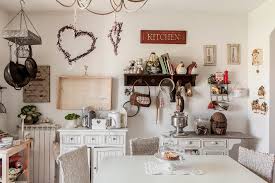 L'arredamento shabby chic moderno si fa largo fra le tendenze casa e incontra altri stili come quello industriale. Come Dare Un Senso Al Tempo Arredamento In Stile Shabby