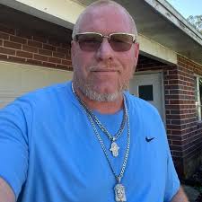 people in the lift were like ????? 😭😭😭😭