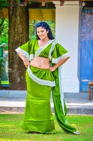 කථාවක් අහගත්තෙ නැති නිළියක්.ඒ වගේ කෙනෙක්ට බොරුවට හරි මෙහෙම කරන ඵක හරි නෑ.fb ඵකේ. Kohomada Buriya Sri Lankan Actress Navel And Hot Pics Facebook