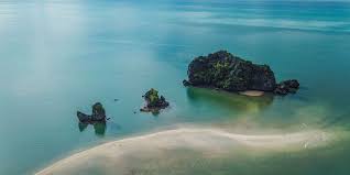 Tanjung rhu resort langkawi, situated less than 3.5 km from air hangat village, offers a library, a tennis court and entertainment activities. Tanjung Rhu Resort Beach Archives 55secrets Portuguese Travel Couple