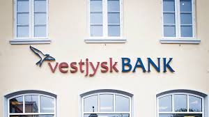 Its product portfolio comprises credit cards, savings. Vigtig Generalforsamling Hos Vestjysk Bank Ramt Af Forsamlingsloft
