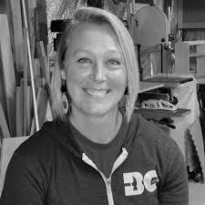 Marta Hammond's Instagram, Twitter & Facebook