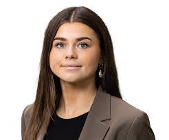 Olivia Hunt's Instagram, Twitter & Facebook