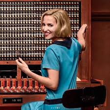 Cable girls is a spanish period drama streaming television series that ran from april 2017 and concluded in july 2020 produced by netflix. Carlota Senillosa Cable Girls Wiki Fandom