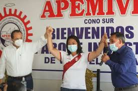 El hombre quedó atrapado entre los fierros keiko fujimori propone declarar al turismo en emergencia. Keiko Fujimori Anuncia Inclusion Del Economista Luis Carranza En El Equipo De Fuerza Popular