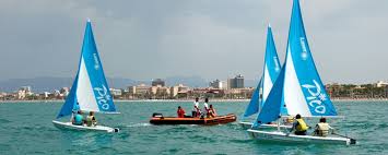 Com um salão social com capacidade para 1.400. Club Nautico El Arenal Water Sports And More