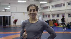 Tebrikler yasemin sırbistan başkenti belgrat'da düzenlenen bireysel dünya kupası'nda milli güreşçimiz, hemşehrimiz yasemin adar gümüş madalya alarak gururumuz oldu. Yasemin Adar Kimdir Olimpiyat Sampiyonu Yasemin Adar Nerelidir Ve Kac Yasindadir Tvhaberlerim