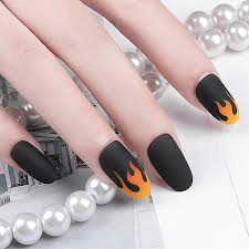 Para poder colocarlas necesitaras de un dispositivo especial. Unas Postizas Con Pegamento Para Nina Diseno Negro Mate Abalorios De Manicura Acrilico Llama De Fuego Falsa 24 Uds Unas Postizas Aliexpress