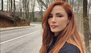 Mine Tugay'dan imalı sözler!