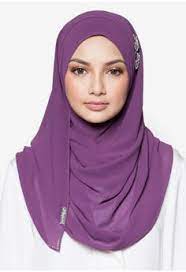 Ramai mendakwa tudung ini beserta tag jenama naelofar boleh didapati di vietnam dengan harga yang lebih murah. Tudung Neelofa Terjual Rm1 3 Juta Dalam Masa Tiga Minit News Rojak Daily