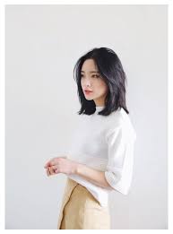 Stylenandagirlss Shared By Choerry S On We Heart It Asian Mid Length Hair Asianmidlengthhair Kfashion As Short Hair Styles Korean Short Hair Hair Styles