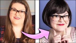 If your face is round, you will look round with extra fat. This Is What The Same Woman Looks Like With Five Different Short Haircuts