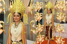 The delegates of miss universe cambodia 2020 are: Cambodia S Somnang Alyna To Wear Indra Devi Inspired Costume For Miss Universe 2019