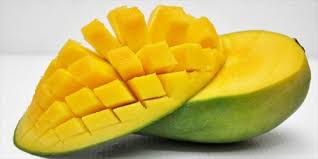 Mangga harum manis bukan sahaja boleh dimakan begitu sahaja tetapi lebih berselera jika dimakan dengan pulut lemak dan dibuat jus! Petua Membeli Harumanis Yang Original Zya Akma