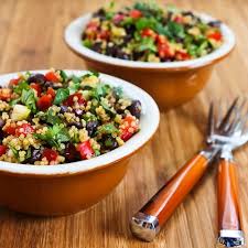 Southwestern Quinoa Salad With Black Beans Red Bell Pepper And Cilantro Recette Plat Vegetarien Nourriture La Bonne Bouffe