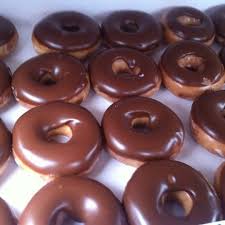 However, krispy kreme goes beyond perfection and takes over 5 hours to make their donuts! Krispy Kreme Chocolate Or Glazed 01recipes Streetfood Einfache Gerichte Donuts
