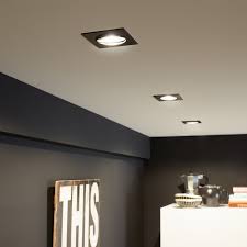 Coupez l'alimentation électrique générale avant de débuter la mise en place. Comment Installer Des Spots Encastrables Au Plafond Comme Un Pro Pro Illumination Le Blog