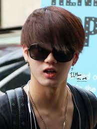 Opération de trade marketing btob à helsinki. Photo Peniel And Minhyuk Fan Taken Photo Outside Red Carpet Salon Btob Updates