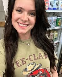 Aly Yates's Instagram, Twitter & Facebook