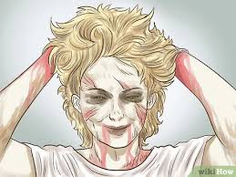 Videos han causado conmoción en redes sociales debido a que muestran a una persona que ha sido bautizada como la mujer zombie en seattle. Como Crear Un Disfraz De Zombi Con Imagenes Wikihow