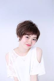 ベリーショートにはアシメ かわいくクールなシルエット美人に hair オン眉 ショートカット アシメ アシンメトリー 前髪