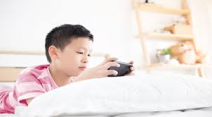 Hal ini tidak baik bagi perkembangan dan pertumbuhan fisik serta motorik dari anak tersebut. Tips Bijak Mengatur Penggunaan Gadget Pada Anak