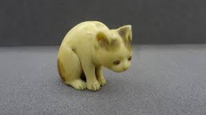 Basically cat memes from the 18th cats are featured prominently as netsuke 根付（ねつけ） 2. Netsuke British Museum