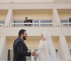 على من تنطبق شروط الحجر المنزلي؟ الشخص الخارج من الحجر الفندقي أو من حجر المستشفى. ØµÙˆØ±Ø© Ø£ÙˆÙ„ Ø¸Ù‡ÙˆØ± Ù„Ù†Ø¬Ù… Ø§Ù„ÙƒØ±Ø© Ù…Ø­Ù…Ø¯ ØµÙ„Ø§Ø­ ÙÙŠ Ø§Ù„Ø­Ø¬Ø± Ø§Ù„ØµØ­ÙŠ Ø§Ù„Ø­Ø±Ø©