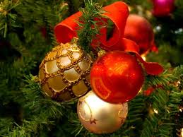 Christmas Ornament Cluster Attach 3 Ornaments Together With Floral Wire And Top Off With Ri Xmas Tree Ornament Christmas Tree Inspiration Christmas Ornaments