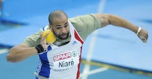 Comment contrôler son poids ? Athletisme Deces Accidentel D Yves Niare Recordman De France Du Poids Le Point