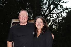 Salute to Veterans: West Linn husband, wife help others with service