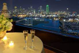 Elegant Wedding Reception Venue With Incredible View Of Downtown Dallas Skyline La Cima Club Irvin Wedding Venues Texas Dallas Wedding Venues Skyline Wedding