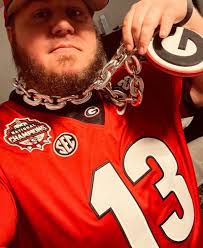 Grab them cold ones & crank it up loud 🍺🎶 Dawgs fixin' to tear them Vols  up today! Ain't nothin' like gameday in the South — GO DAWGS 🔴⚫️🐾  #UGAvsTennessee #TheLacs #DawgNation