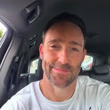 Rebecca Thorne's Instagram, Twitter & Facebook