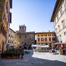 Cortona (/ k ɔːr ˈ t oʊ n ə /, italian: Guide To Visiting The Tuscan Hill Town Of Cortona