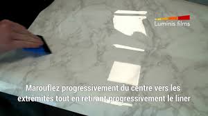 Sticker et autocollant voiture : Comment Poser Du Revetement Adhesif Luminis Film Sur Sa Table Youtube