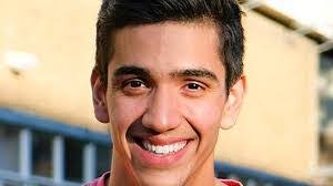 Levi Hernandez's Instagram, Twitter & Facebook