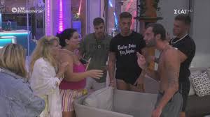 O παναγιώτης χατζηδάκης, η μάρτζυ λαζάρου και ο μάνος μαγιάτης με το «love it» θα γίνουν η. Big Brother Etoimoi Na Piastoyn Sta Xeria Anna Maria Kai Dhmhtrhs Kexagias Vid Tomorrownews