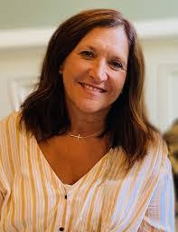 Linda Maly's Instagram, Twitter & Facebook