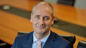 Delores Dowling's Instagram, Twitter & Facebook