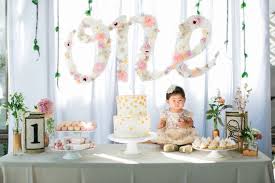 Simple Birthday Party Ideas For 1 Year Old Boy Floral 1st Birthday For Ellie Photos By Erin J Saldana 100 Layer Cakelet Floral Birthday Party 1 Year Old Birthday Party First Birthday Parties