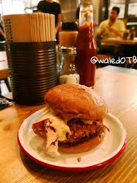 عاشق مطاعم Op Twitter برجر سكشن بي الإسم الكبير في عالم مطاعم البرجر بمدينة جده افتتح فرع جديد بالرياض قبل ايام الدجاج حقهم خطير واعتبره من افضل الي ممكن تجربون بالرياض سي