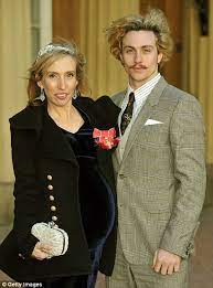 Aaron and sam met while making her debut feature film nowhere i knew i wanted a family with her, i knew i wanted kids, and a month later she was pregnant with our first child. Sam Taylor Wood And Fiance Aaron Johnson Welcome Their Second Child Daily Mail Online