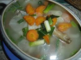 Tambahkan potongan wortel dan kentang , tambah bumbu resep dengan garam, gula pasir, kaldu, lada dan pala bubuk, aduk rata. Resep Sop Ceker Ayam Enak Gurih Resep Masakan 4