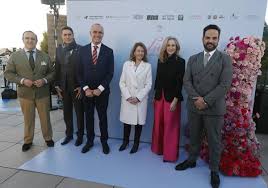 Las imágenes de los asistentes al desfile 'El cielo de Sevilla' de la firma  de moda Lina