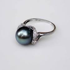 Antique Black And White Pearl Ring Pin By Robin Hartman On Style Black Pearl Ring Black Pearl Jewelry Pearl Rings Vintage