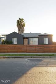 tour stories blogger sarah sherman samuel s bright rug heavy venice beach house venice beach house house exterior beach house decor