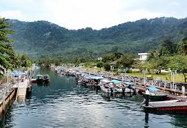 Pulau tioman adalah sebuah pulau kecil di pahang, malaysia, terletak 32 km di lepas pantai timur malaysia, dan panjang sekitar 20 km dan lebar 12 km. Exploring Tioman Island In 24 Hours Daphne S Escapades