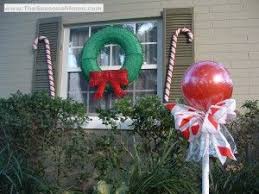 Outdoor Candy A Christmas Decorating Idea Candy Christmas Decorations Outside Christmas Decorations Christmas Lollipops