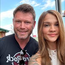 What mild green chili peppers are recommended for chili recipe?